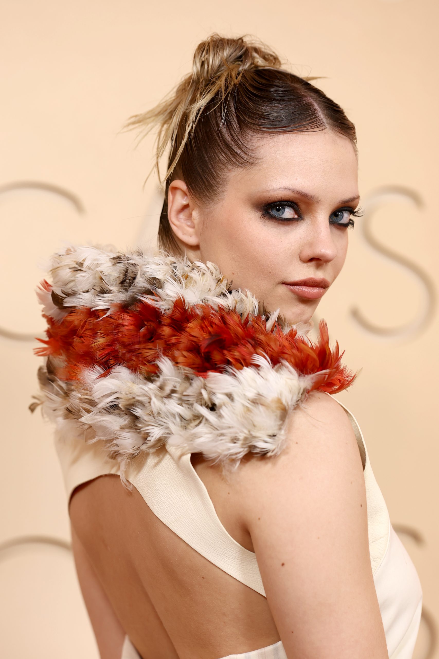 Oscars 2026: Τα beauty looks που “μαγνήτισαν” τα βλέμματα 11