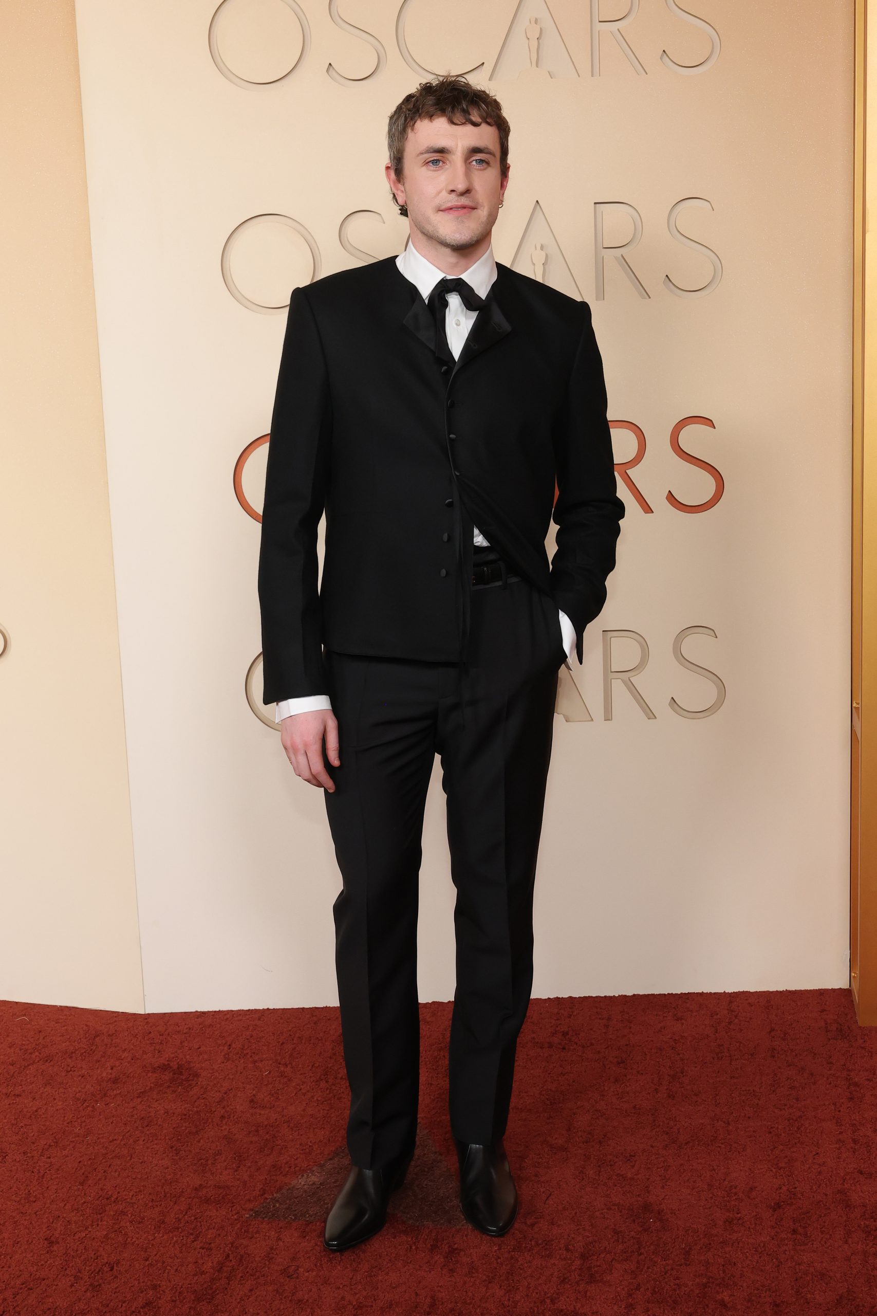 Oscar 2026: Οι πρώτες εντυπωσιακές εμφανίσεις στο κόκκινο χαλί 14