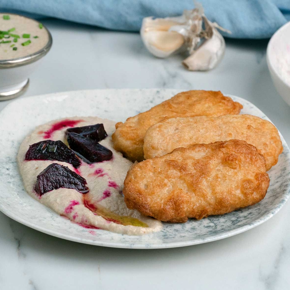 Ο πιο εύκολος και γευστικός μπακαλιάρος- Με βελούδινη σκορδαλιά και ψητά παντζάρια 1