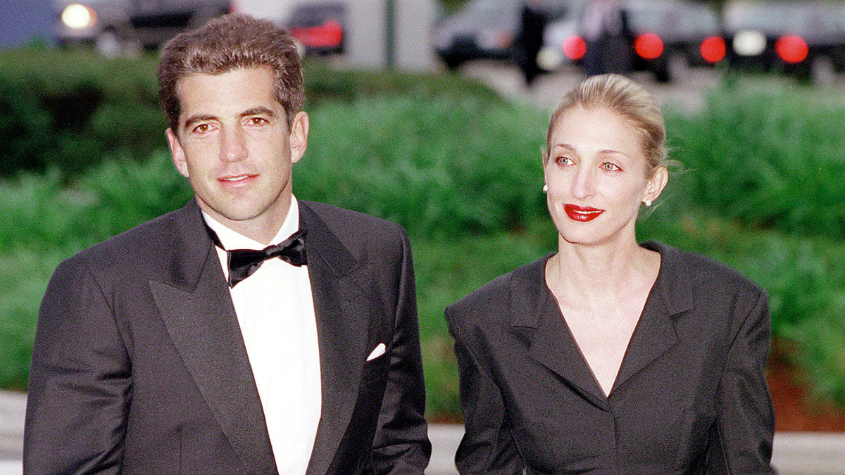 Πριν και μετά τον JFK Jr: Η άγνωστη ερωτική ζωή της Carolyn Bessette 1