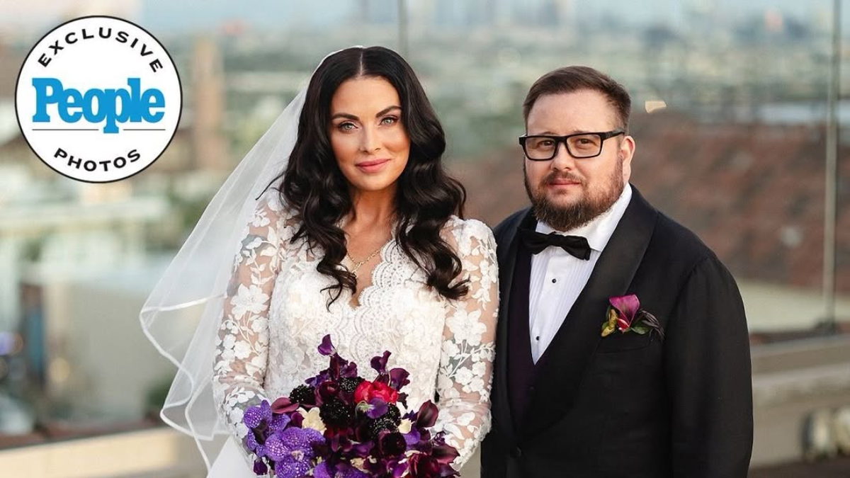 Chaz Bono: Ο γιος της Cher παντρεύτηκε στα 57 του τον εφηβικό του έρωτα