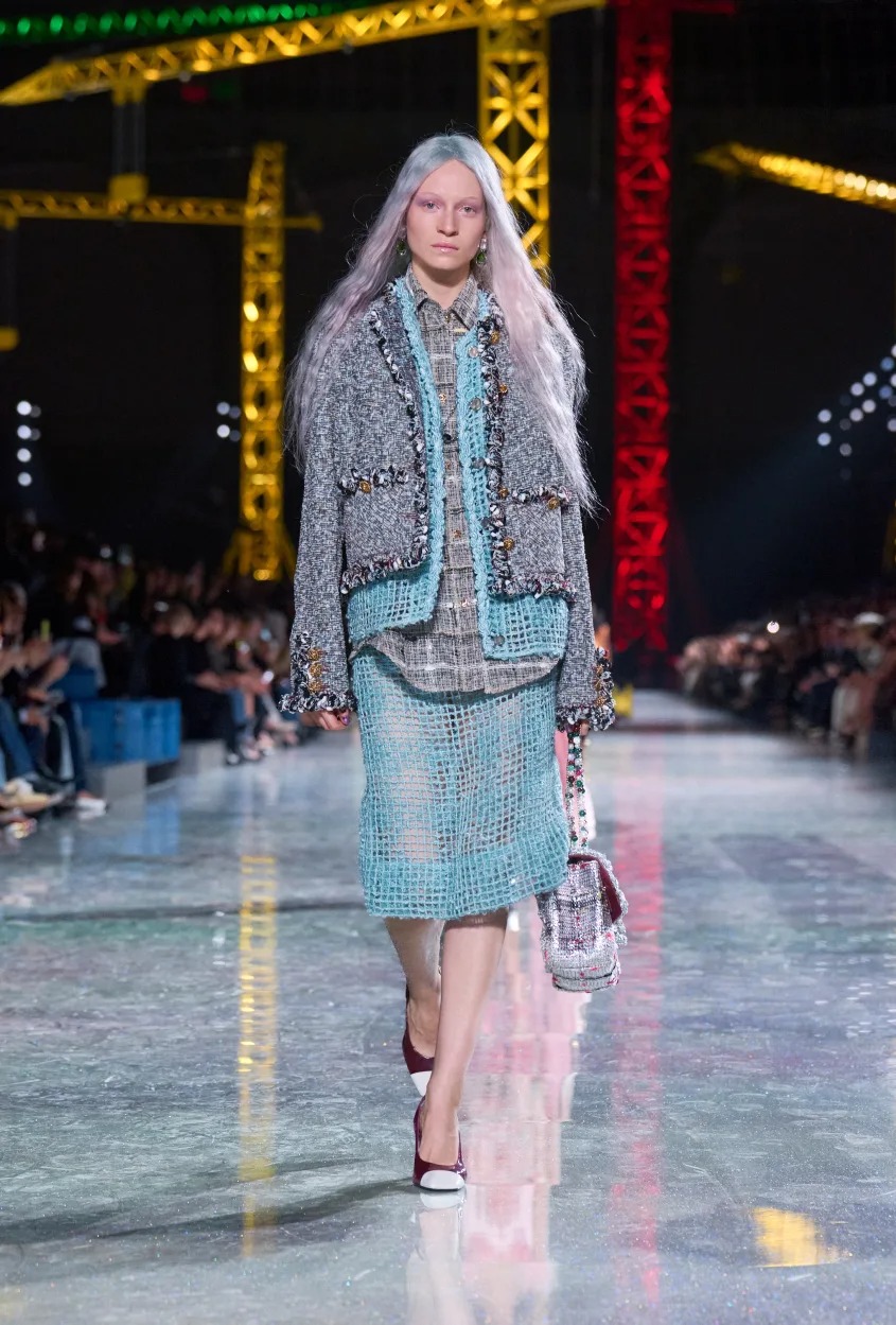 Chanel: O Matthieu Blazy παρουσίασε τη συλλογή του σε ένα γιγάντιο εργοτάξιο της μόδας 4