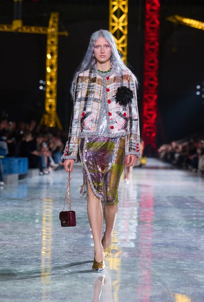 Chanel: O Matthieu Blazy παρουσίασε τη συλλογή του σε ένα γιγάντιο εργοτάξιο της μόδας 3