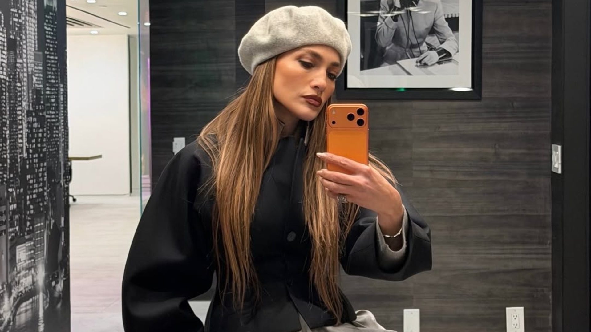 Jennifer Lopez: Έκανε το cat-eye γαλλικό που μας ξετρέλανε 1