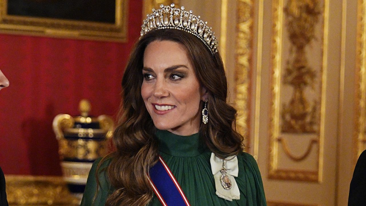 Kate Middleton: Η «μαγική» επιστροφή με τιάρα που λάτρευε και η πριγκίπισσα Diana– Η εμφάνιση που έκλεψε τη βραδιά 1