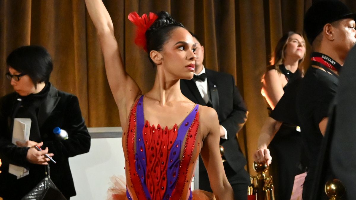 Misty Copeland: Η ιστορία της μπαλαρίνας που επέστρεψε θριαμβευτικά στη σκηνή των Όσκαρ μετά από χειρουργείο στο ισχύο 1