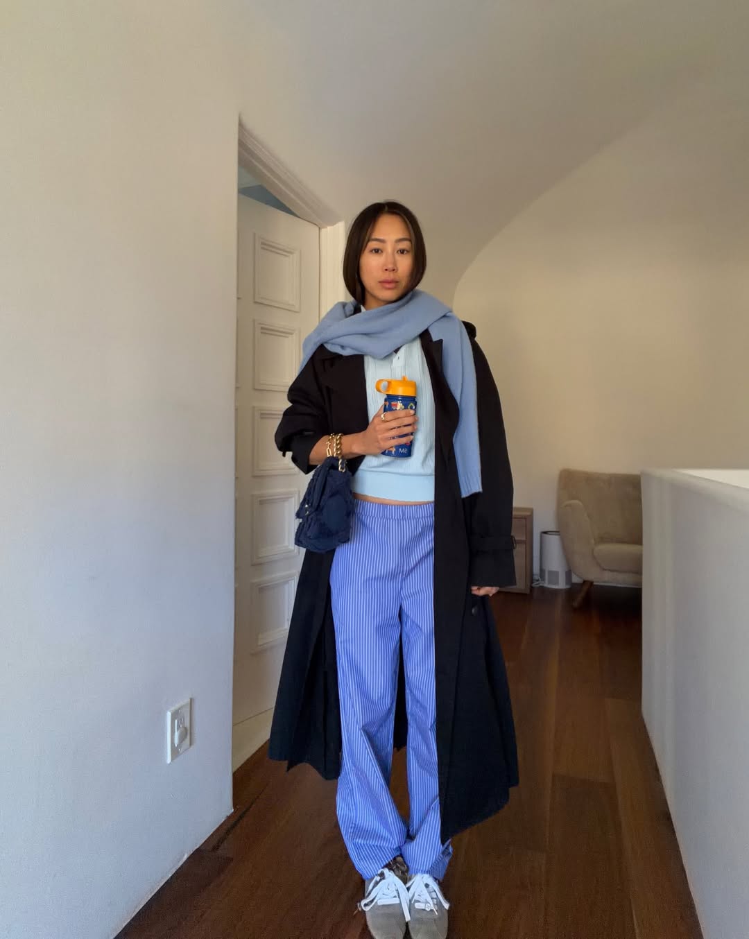 Τα sneakers με τζιν είναι βαρετά – 6 συνδυασμοί που προτιμούν τα fashion girls 2