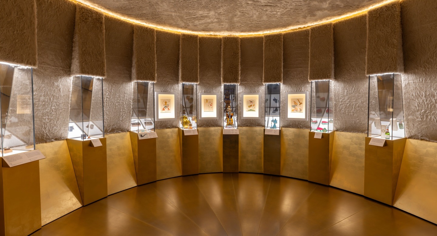 Schiaparelli στο V&A: Όταν η μόδα μεταμορφώνεται σε τέχνη και φαντασία 2