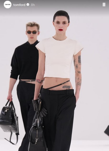 Το beauty statement του Tom Ford: Λαμπερό βλέμμα και βαθύ κόκκινο κραγιόν στο fashion show 5