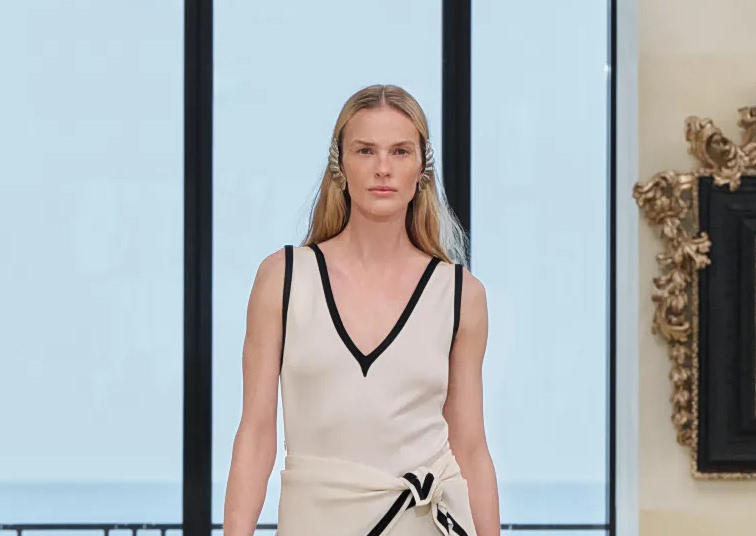 Chanel Cruise 2026/2027: Soft waves και λαμπερή επιδερμίδα με έμπνευση από τη θάλασσα 5