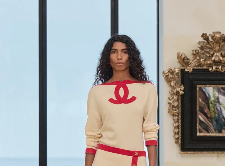 Chanel Cruise 2026/2027: Soft waves και λαμπερή επιδερμίδα με έμπνευση από τη θάλασσα 4