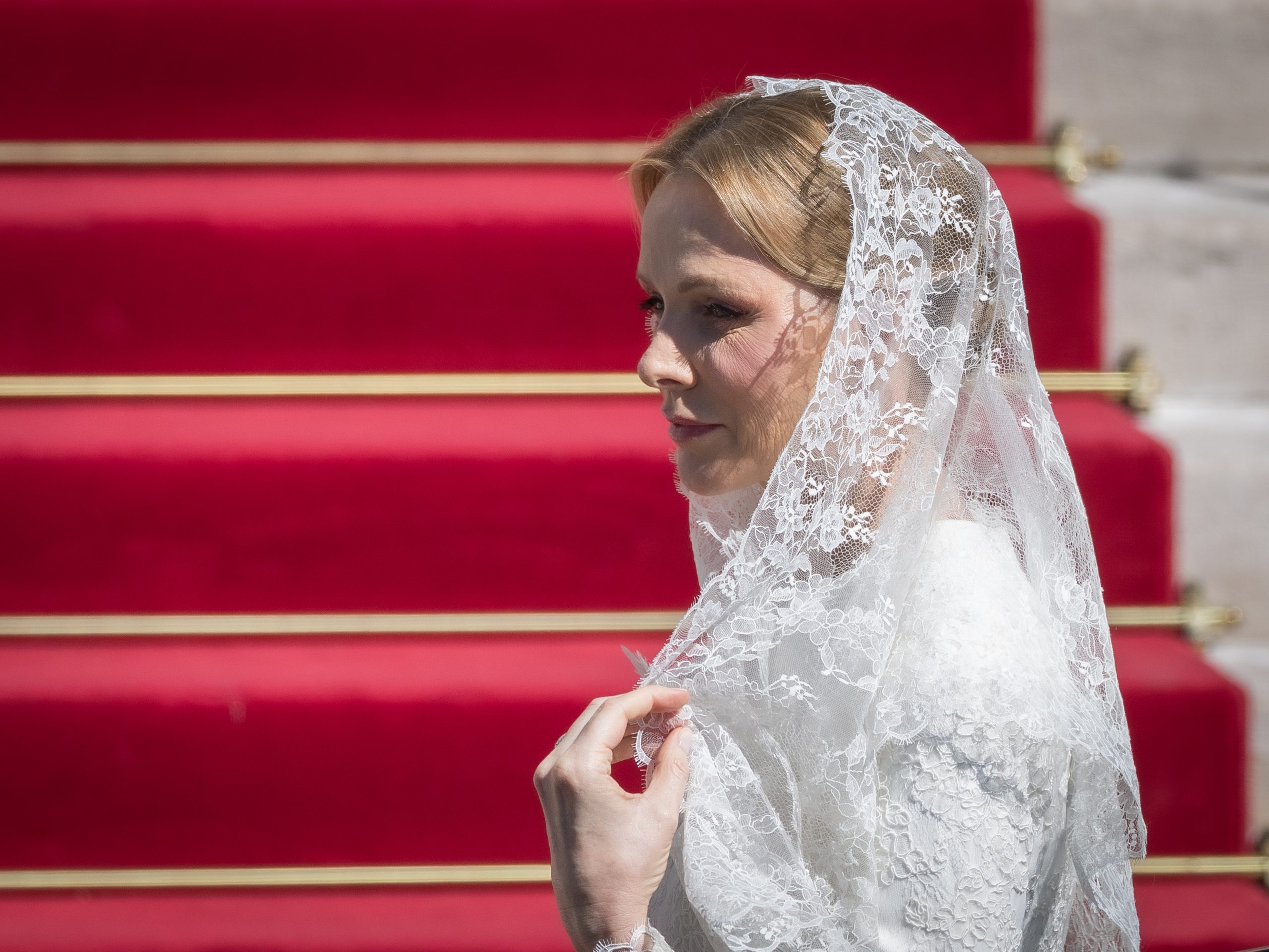 Charlene και Αλβέρτος του Μονακό: Ο φόρος τιμής στη Grace Kelly κατά την ιστορική επίσκεψη του Πάπα Λέοντα 1