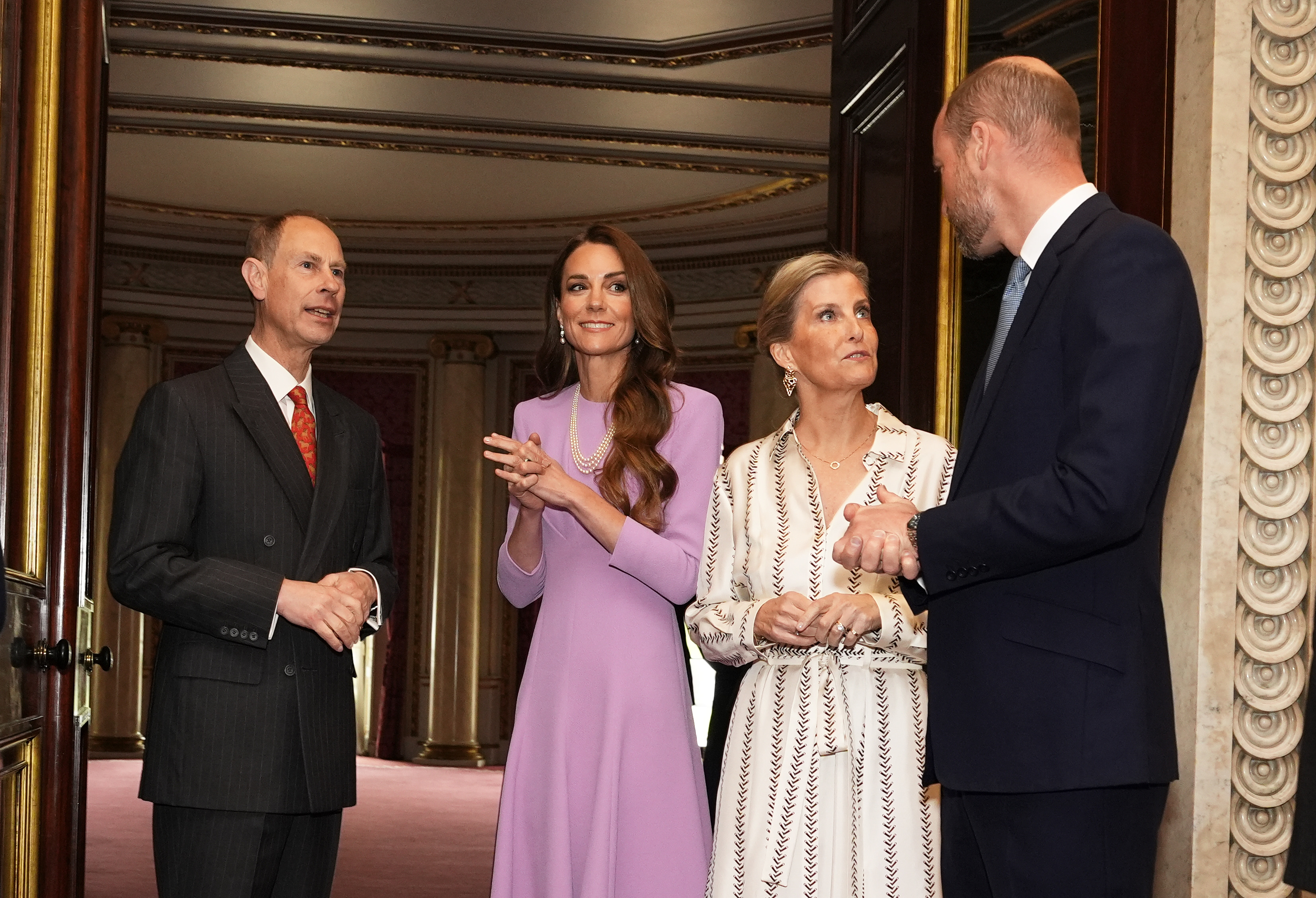 Kate Middleton: Η εμφάνιση με ένα φόρεμα που «φωνάζει» άνοιξη 1