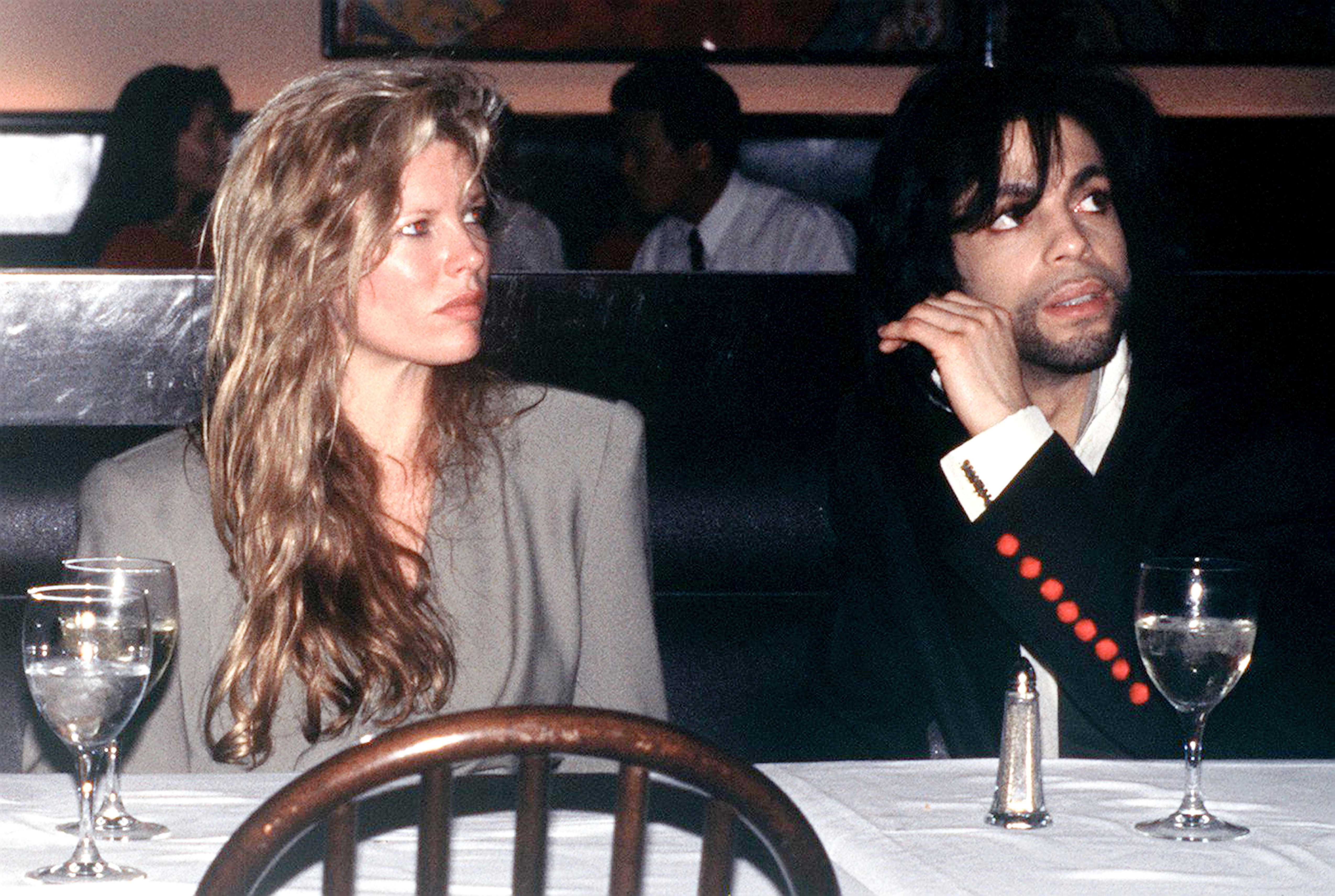 Όταν η Kim Basinger άφησε πίσω της το Χόλιγουντ για τον Prince: «Ήταν σαν ερωτευμένοι έφηβοι» 1