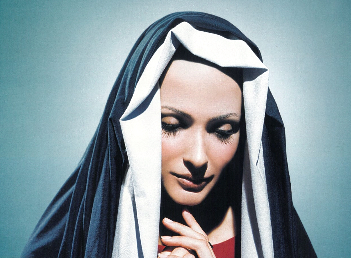 Ποιο διάσημο μοντέλο από την Ελλάδα είχε φωτογραφηθεί ως Παναγία; 