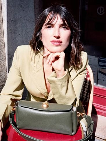 Τι έχουν πάντα οι Γαλλίδες στην τσάντα τους; Τα μυστικά της παριζιάνικης ομορφιάς 2