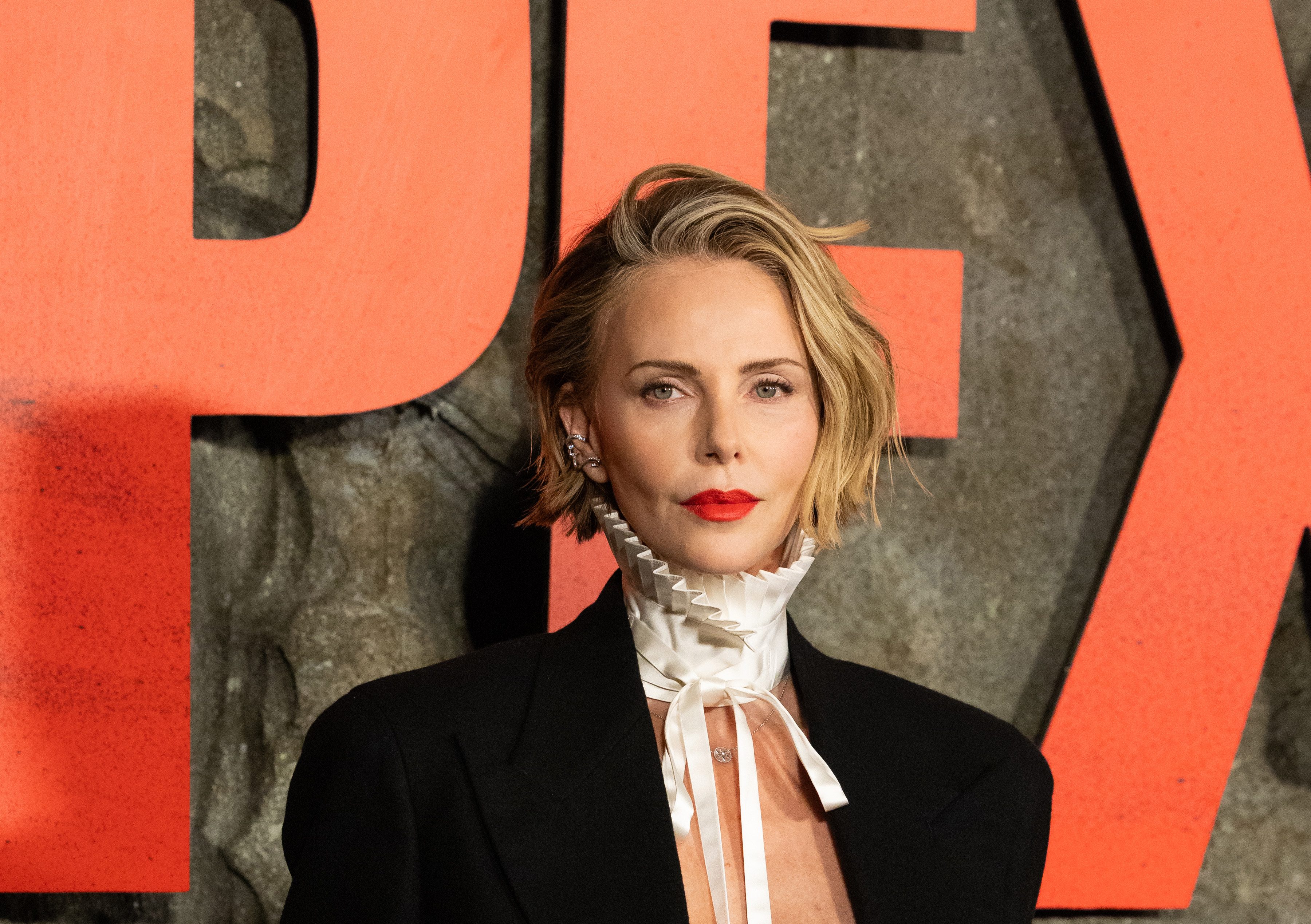 Το γαλλικό μανικιούρ της Charlize Theron είναι για copy paste 1