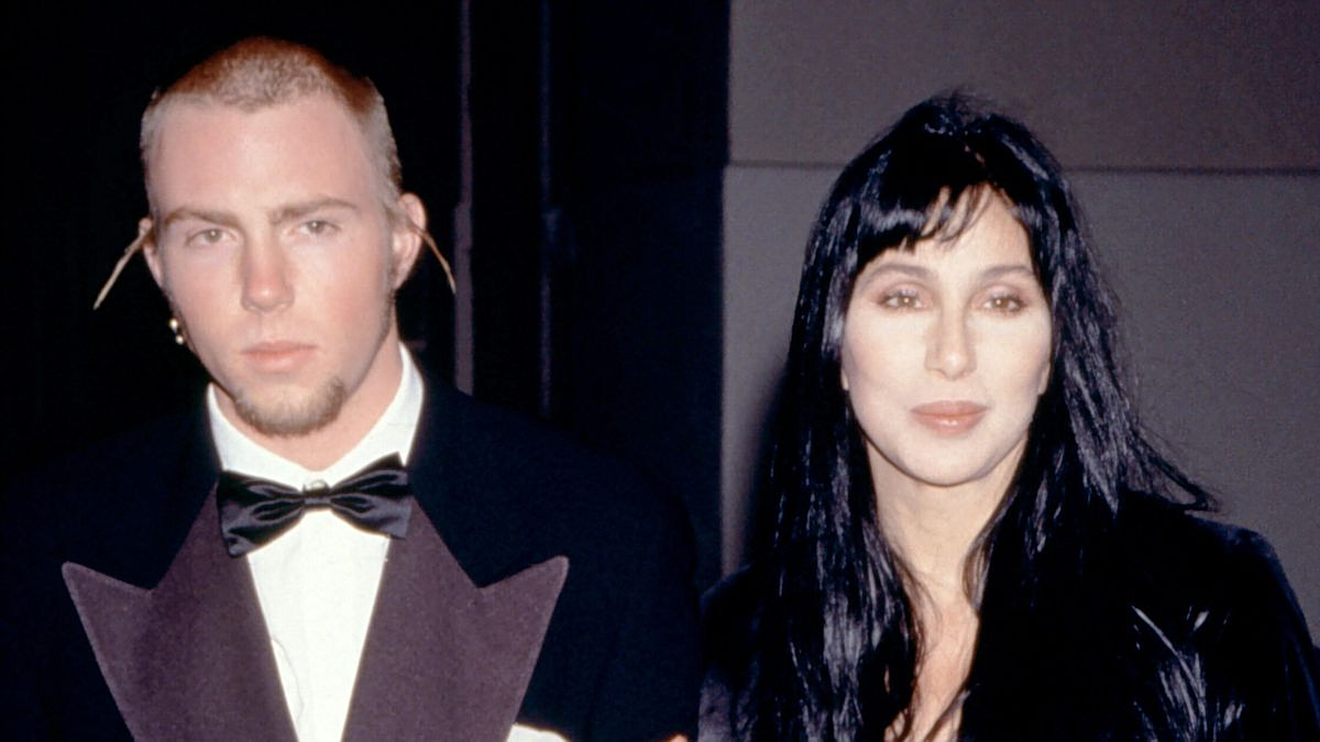 H Cher ανακάλυψε ότι έχει μια 15χρονη εγγονή: «Θεέ μου, επιτέλους είμαι γιαγιά!»