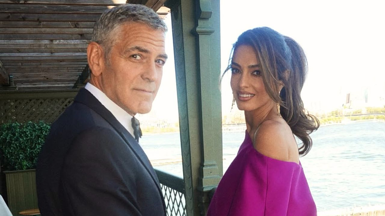 Amal & George Clooney στη Νέα Υόρκη: Η κομψή εμφάνιση και το εντυπωσιακό hair look από τον Δημήτρη Γιαννέτο 1