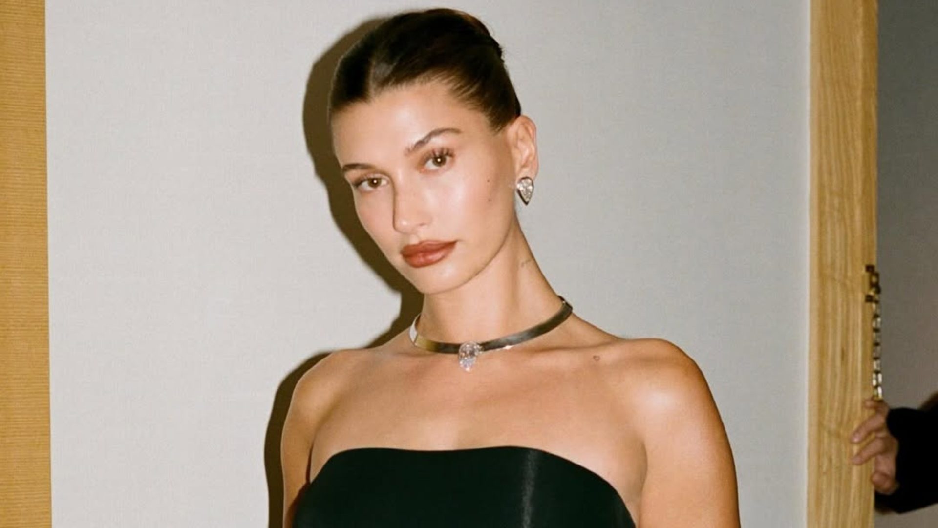 Hailey Bieber: Υιοθέτησε πάλι τα viral glazed donut nails της 1