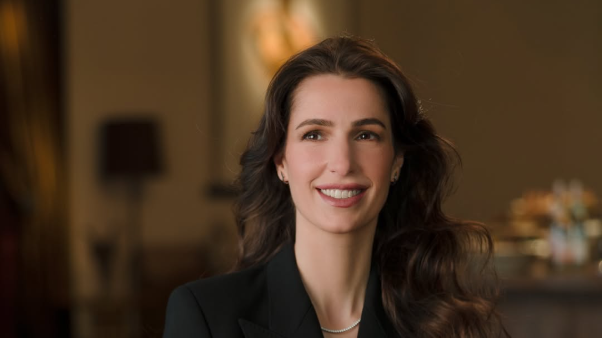 Πριγκίπισσα Rajwa: Γιορτάζει τα 32 της με νέο πορτρέτο και κομψή μαύρη εμφάνιση με ιδιαίτερη λεπτομέρεια 1