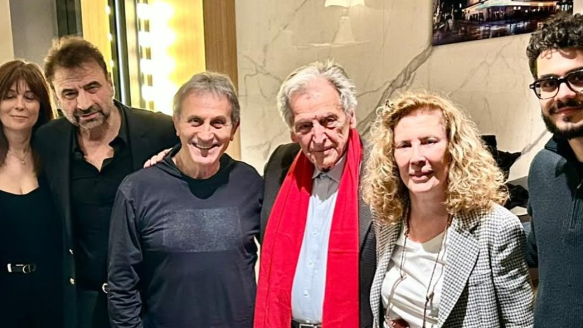 Γιώργος Νταλάρας: Sold out συναυλία στο Παρίσι με εκλεκτούς καλεσμένους 1