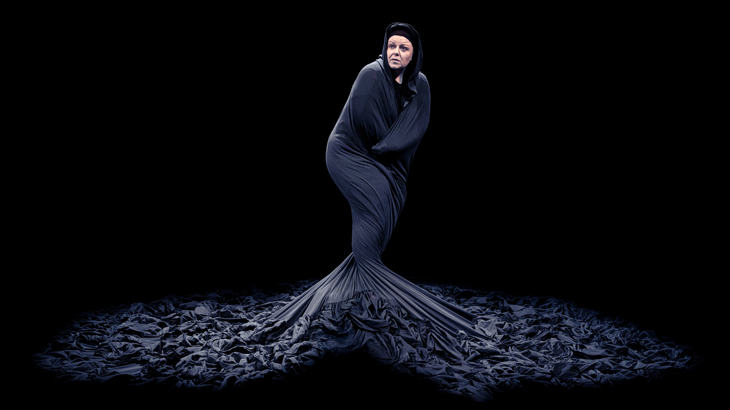 «Η Κυρά της Ρω» στο θέατρο ΦΙΛΙΠ – 3 τελευταίες συλλεκτικές παραστάσεις 1