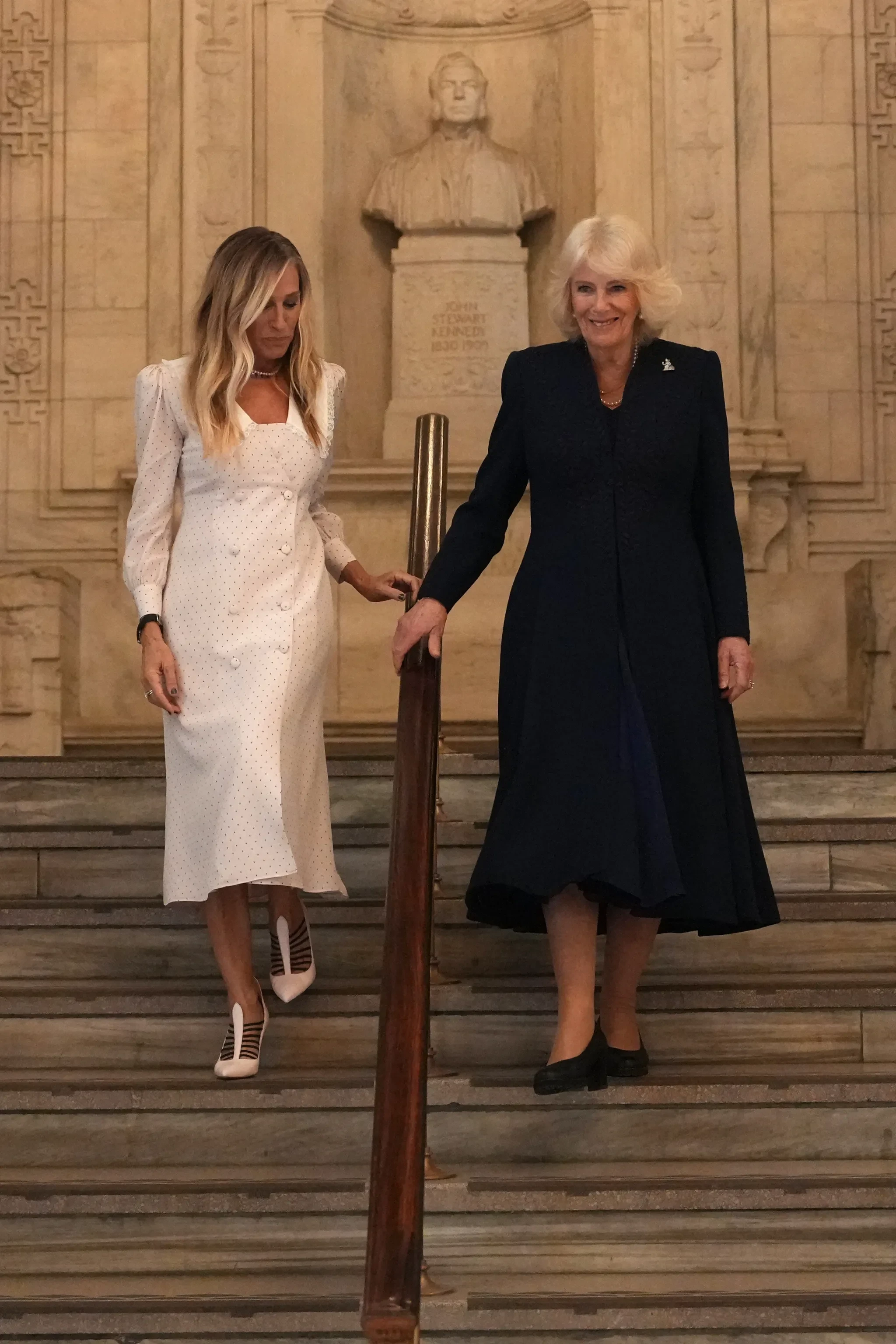 Sarah Jessica Parker: Το elegant beauty look της δίπλα στην Camilla που συζητήθηκε 4