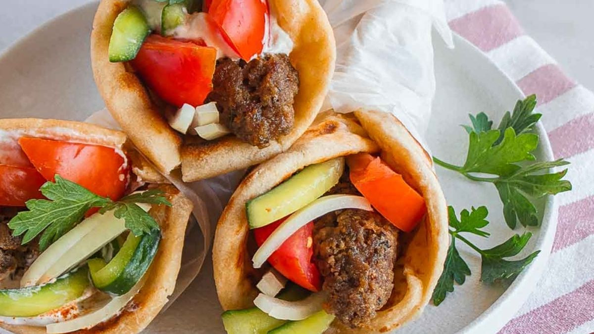 Με αυτή τη συνταγή από την Αργυρώ Μπαρμπαρίγου, δεν θα ξαναχρειαστείς delivery για σουβλάκι 1