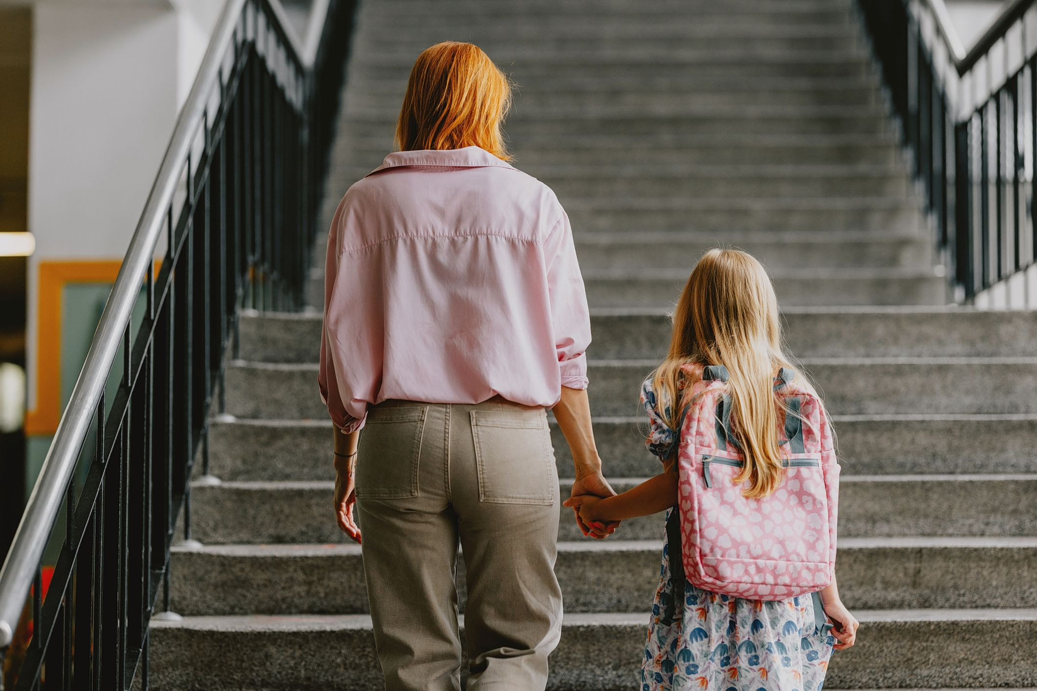 Η βία ανηλίκων μέσα από τα μάτια μιας δασκάλας δημοτικού: «Συνήθως “σιγοβράζει” μέσω του κοινωνικού αποκλεισμού στις παρέες» 1