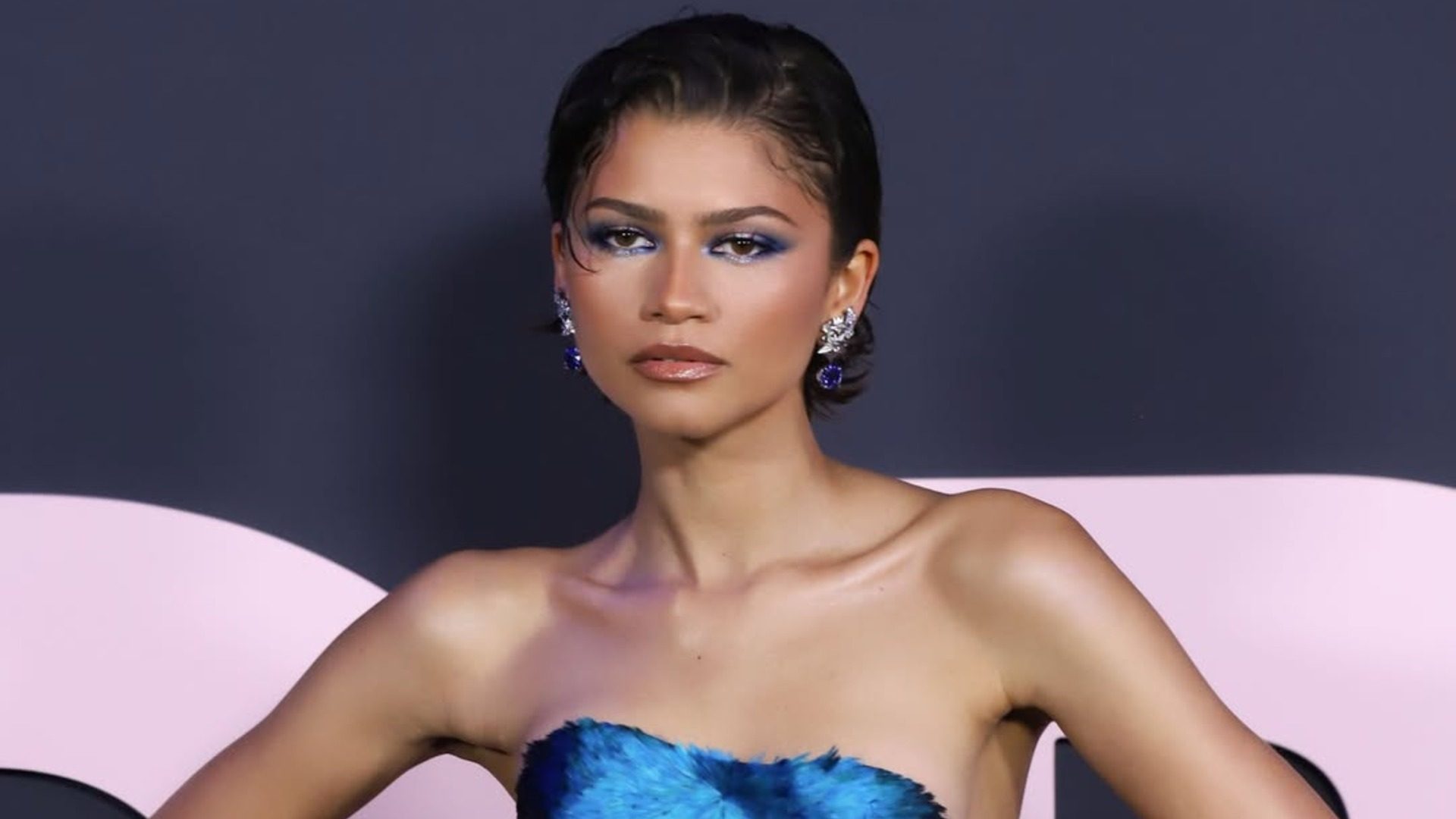 Something blue – Έτσι ανέδειξε το χρώμα των ματιών της η Zendaya 1