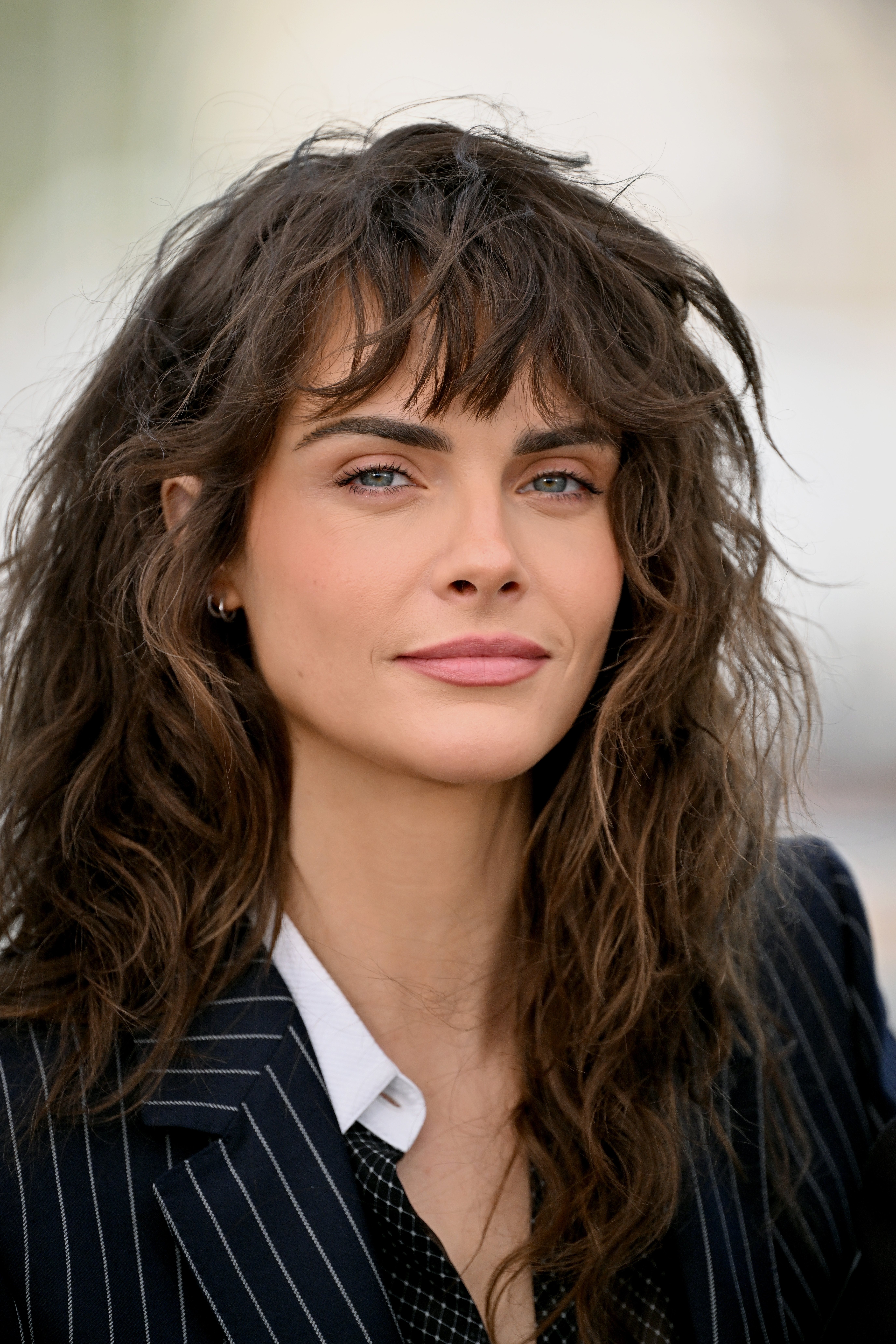 Η Cara Delevingne στις Κάννες: Το ανεπιτήδευτο κούρεμα που απογειώνει κάθε εμφάνιση 3