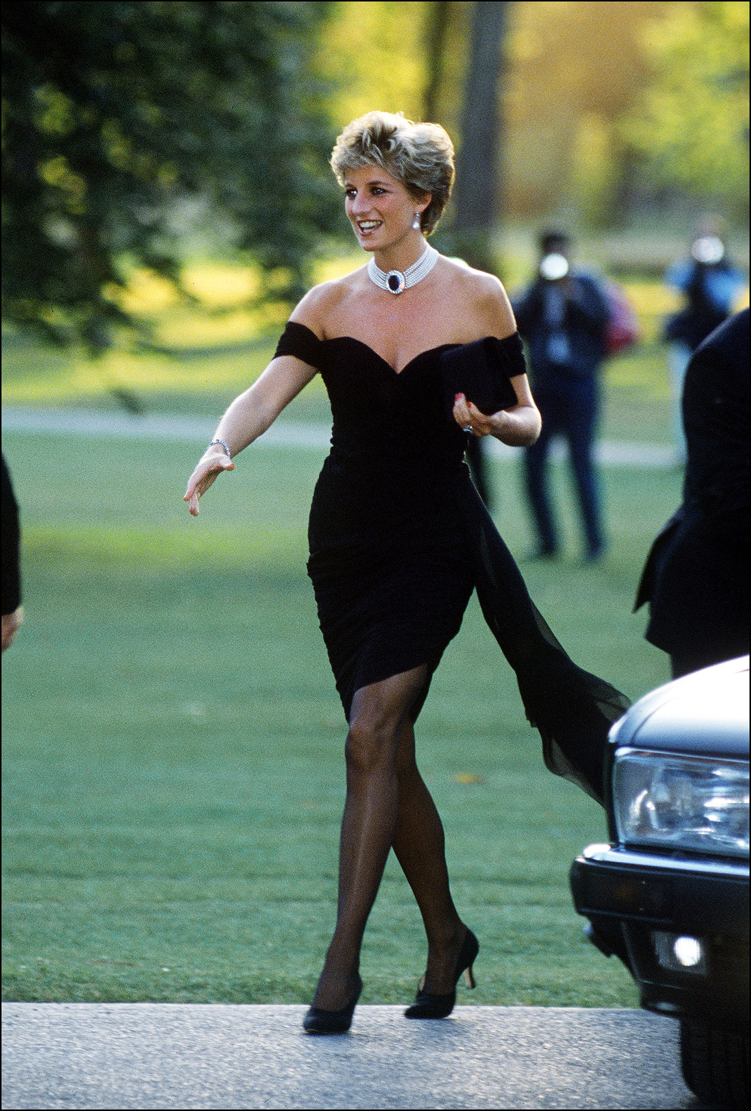 Diana: Σε δημοπρασία το αυτοκίνητο που τη μετέφερε όταν φορούσε το revenge dress 2
