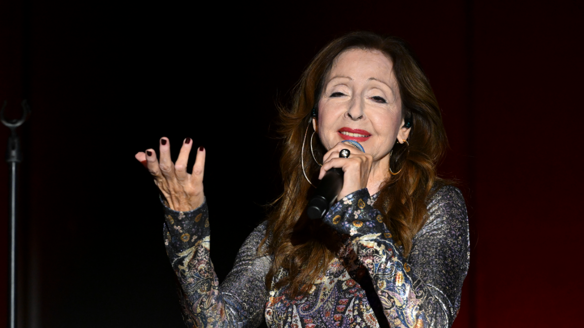Eurovision: Η Βίκυ Λέανδρος επιστρέφει στη σκηνή και μιλά για τον Ακύλα και την ελληνική συμμετοχή 1