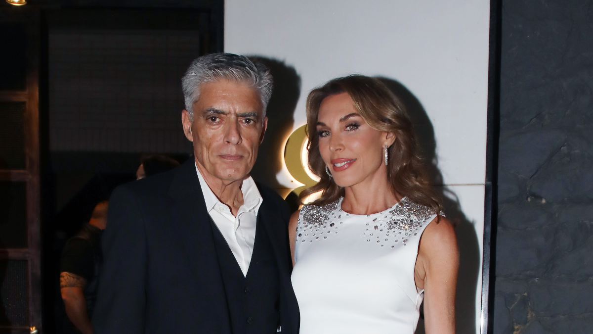 Τατιάνα Στεφανίδου – Νίκος Ευαγγελάτος: Η πρώτη τους εμφάνιση μετά την αποφοίτηση της κόρης τους 1