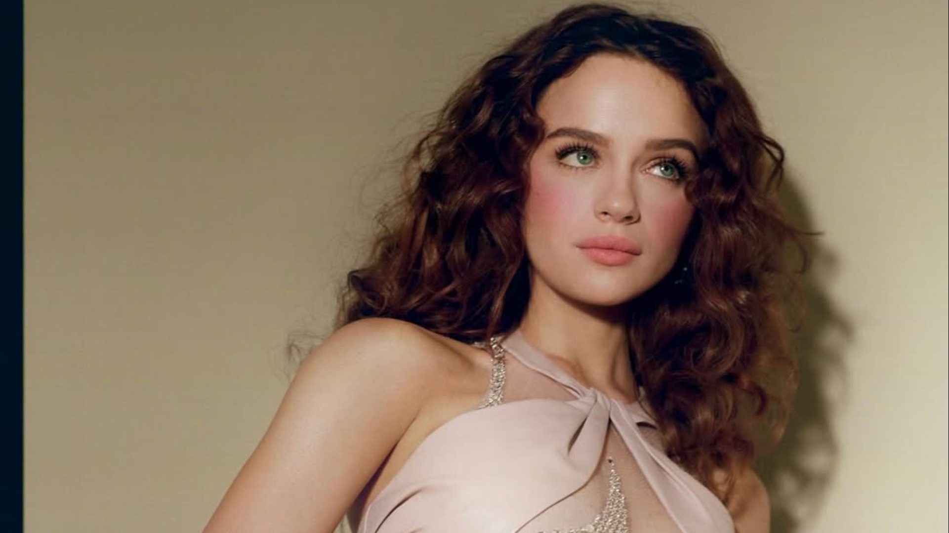 Το χαριτωμένο μανικιούρ της Joey King «φωνάζει» άνοιξη 1