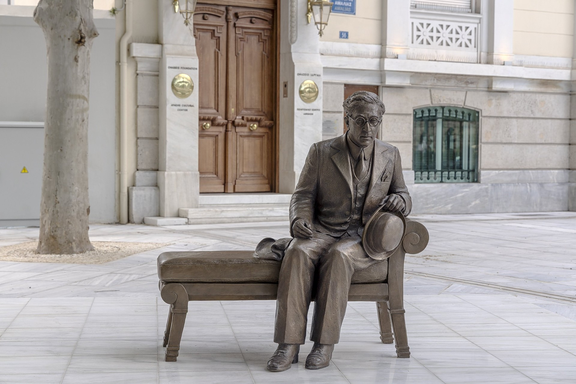 Ο Καβάφης περίμενε βαρβάρους αλλά ήρθαν οι βάνδαλοι 1
