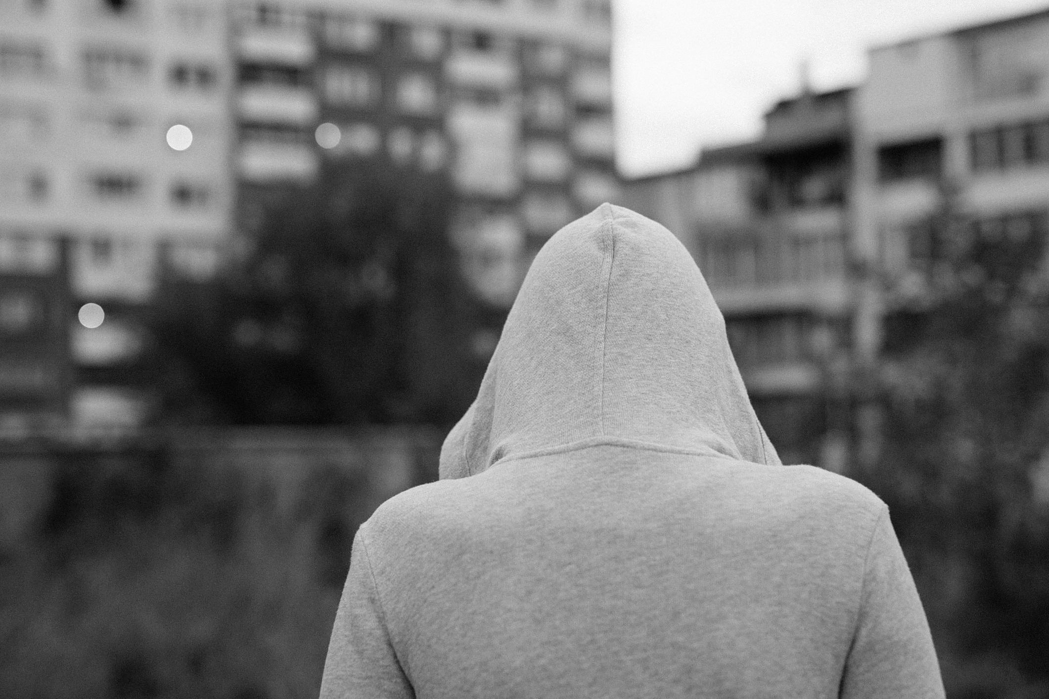 Όταν ένας έφηβος παραιτείται από τη ζωή, τότε η κοινωνία οφείλει να κοιταχτεί στον καθρέφτη 1
