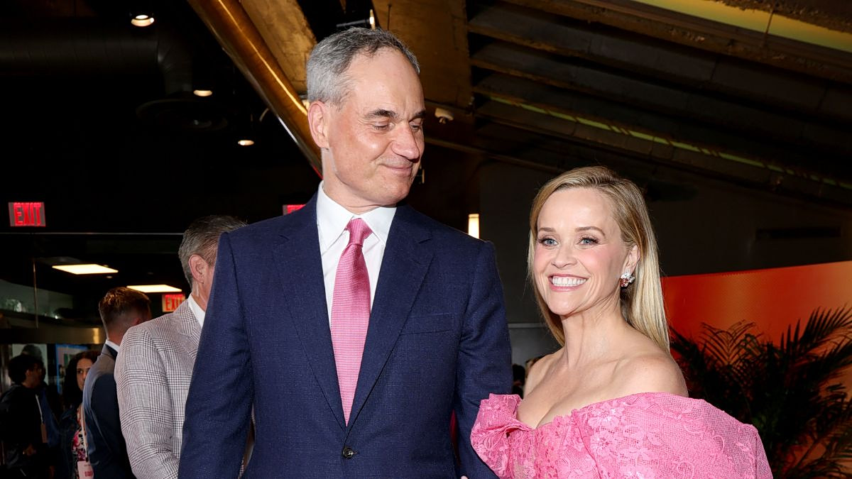 Η Reese Witherspoon πιο ερωτευμένη από ποτέ – Ποιος είναι ο δισεκατομμυριούχος σύντροφος της 1