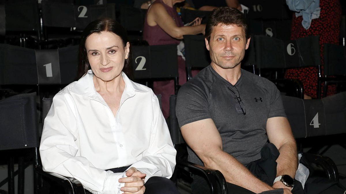 Καρυοφυλλιά Καραμπέτη: Η σπάνια εμφάνιση με τον σύντροφό της, Κρις Ραντάνοφ 1