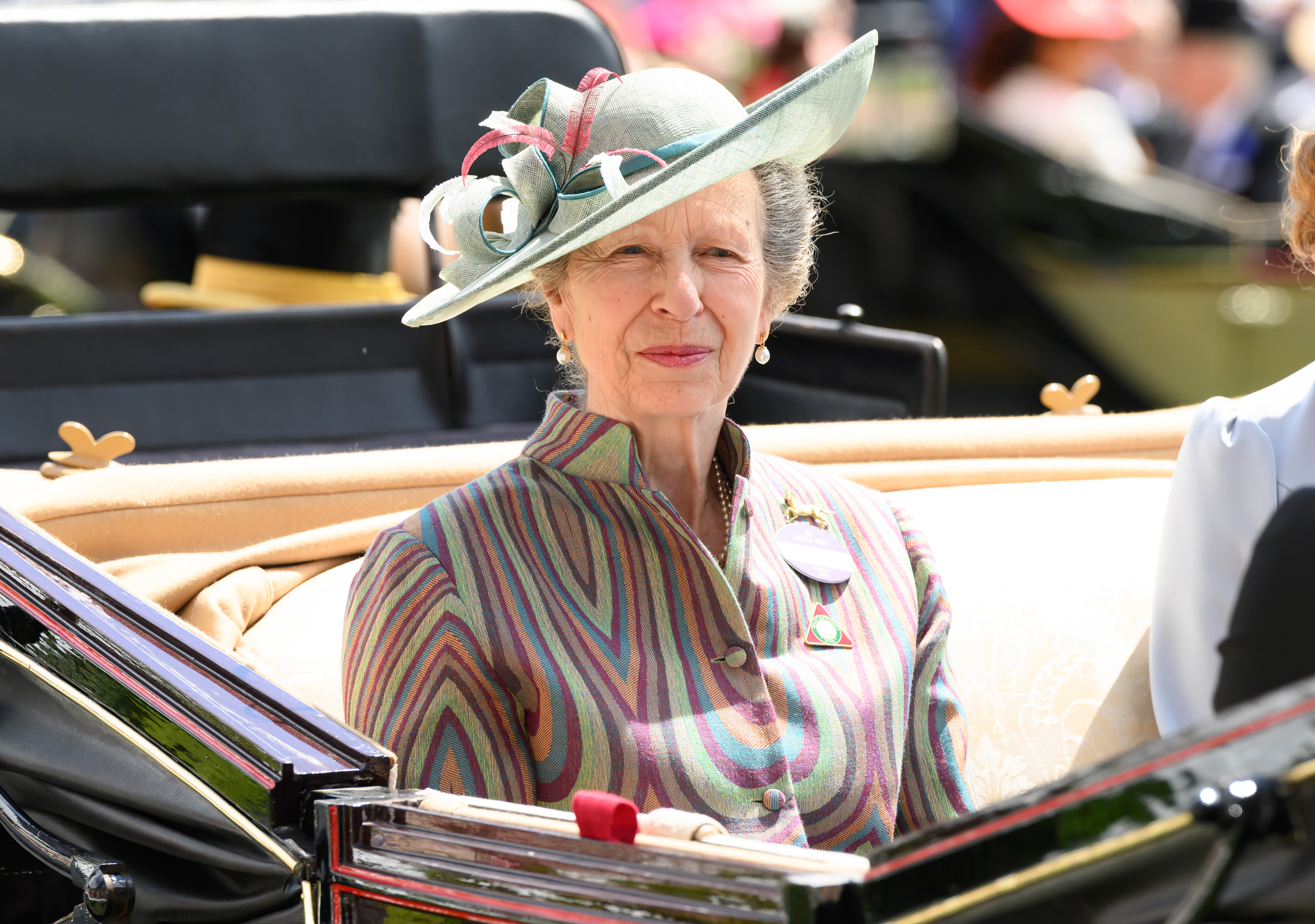 Η πριγκίπισσα Άννα στο Royal Ascot 2026: Το τολμηρό look και το συμβολικό κόσμημα 1