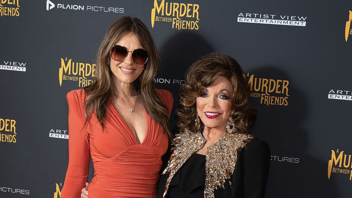 Joan Collins και Elizabeth Hurley: To reunion δύο εμβληματικών γυναικών