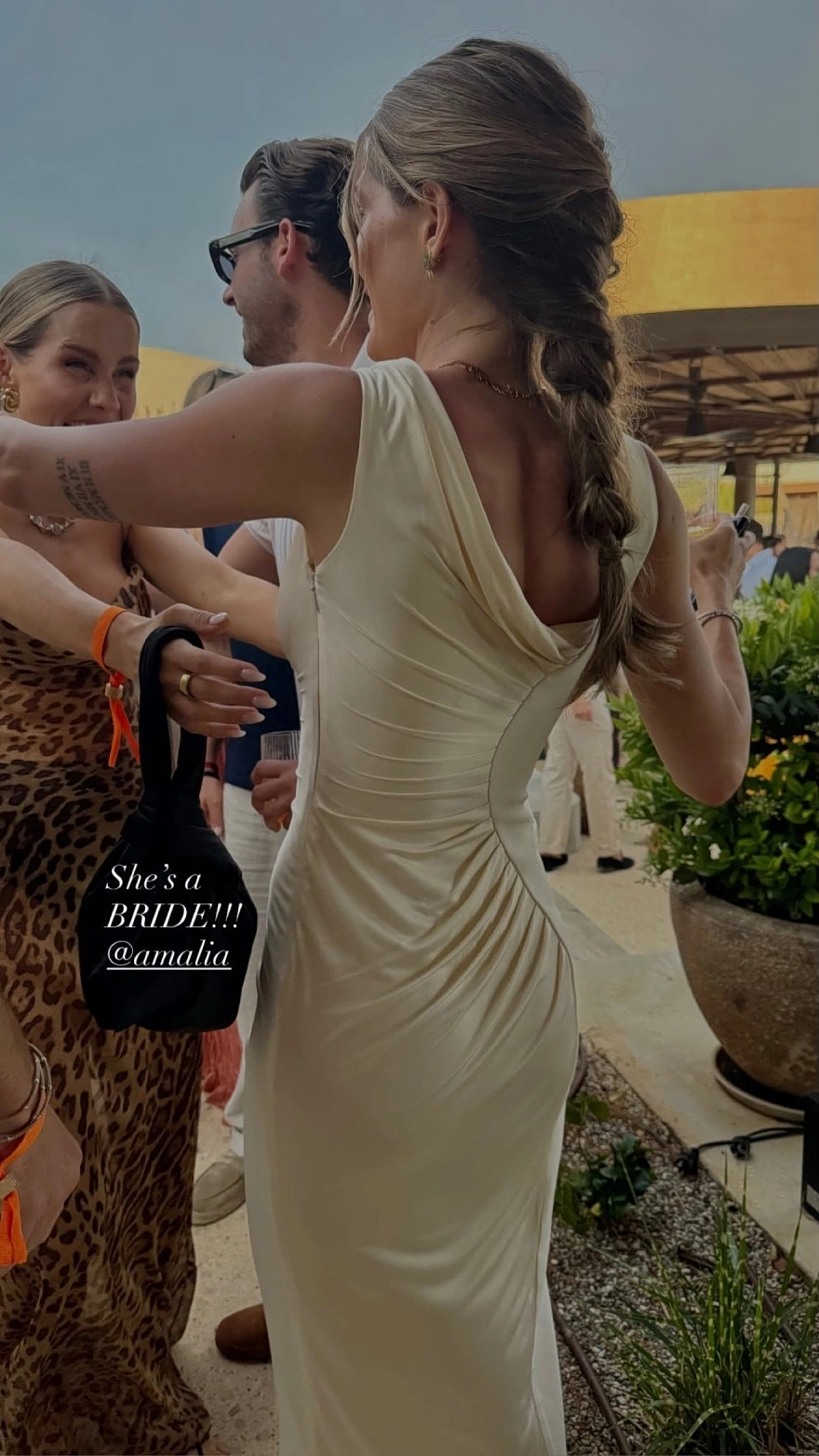 Αμαλία Κωστοπούλου: Το pre- wedding look και το ρομαντικό νυφικό της 5
