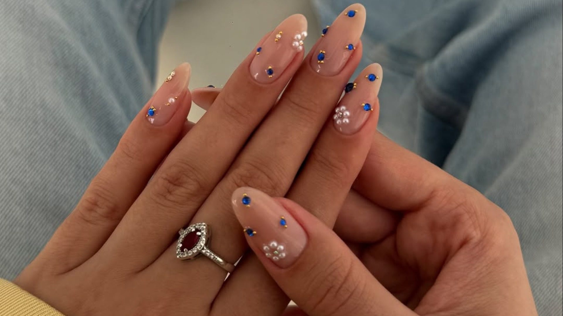 Σας αρέσουν τα μακριά νύχια; Τα nail designs που αξίζει να υιοθετήσετε 1
