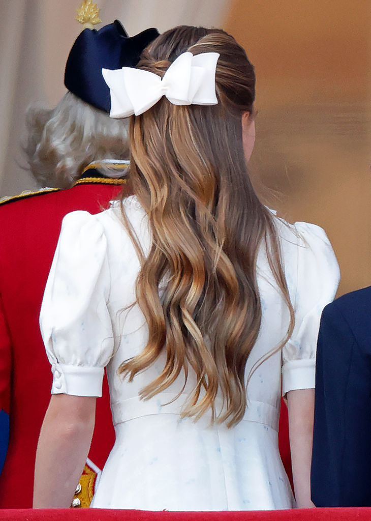 Το αξεσουάρ μαλλιών που η πριγκίπισσα Charlotte «έκλεψε» από τη μητέρα της, πριγκίπισσα Kate 2