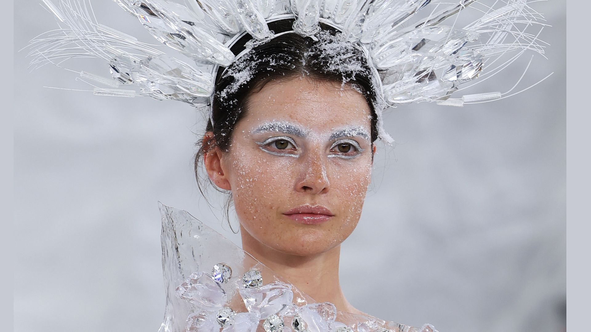 Celia Kritharioti Couture FW26: To “frozen” makeup που μας καθήλωσε 1