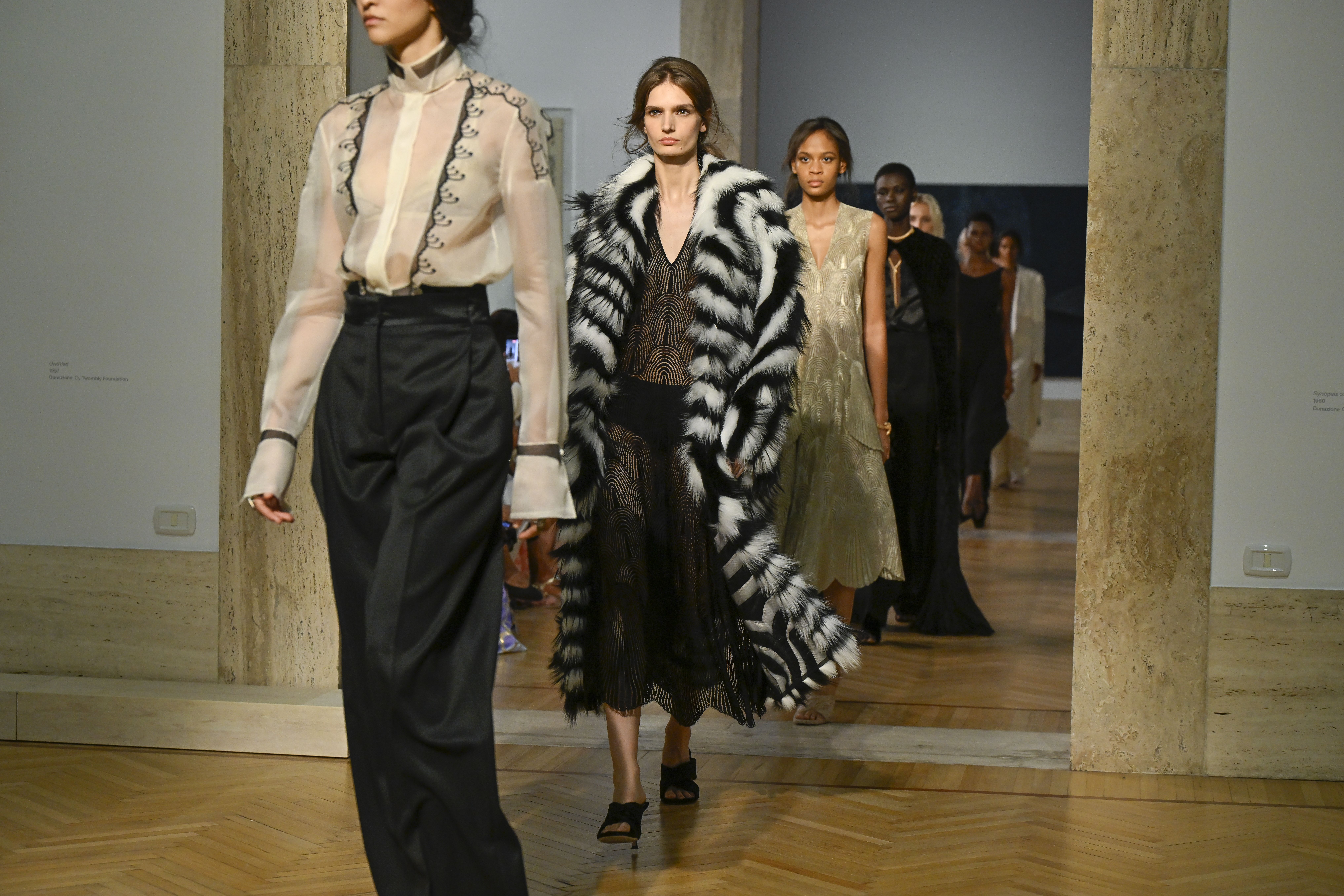 Η πρώτη Haute Couture συλλογή της Maria Grazia Chiuri για τον οίκο Fendi 1