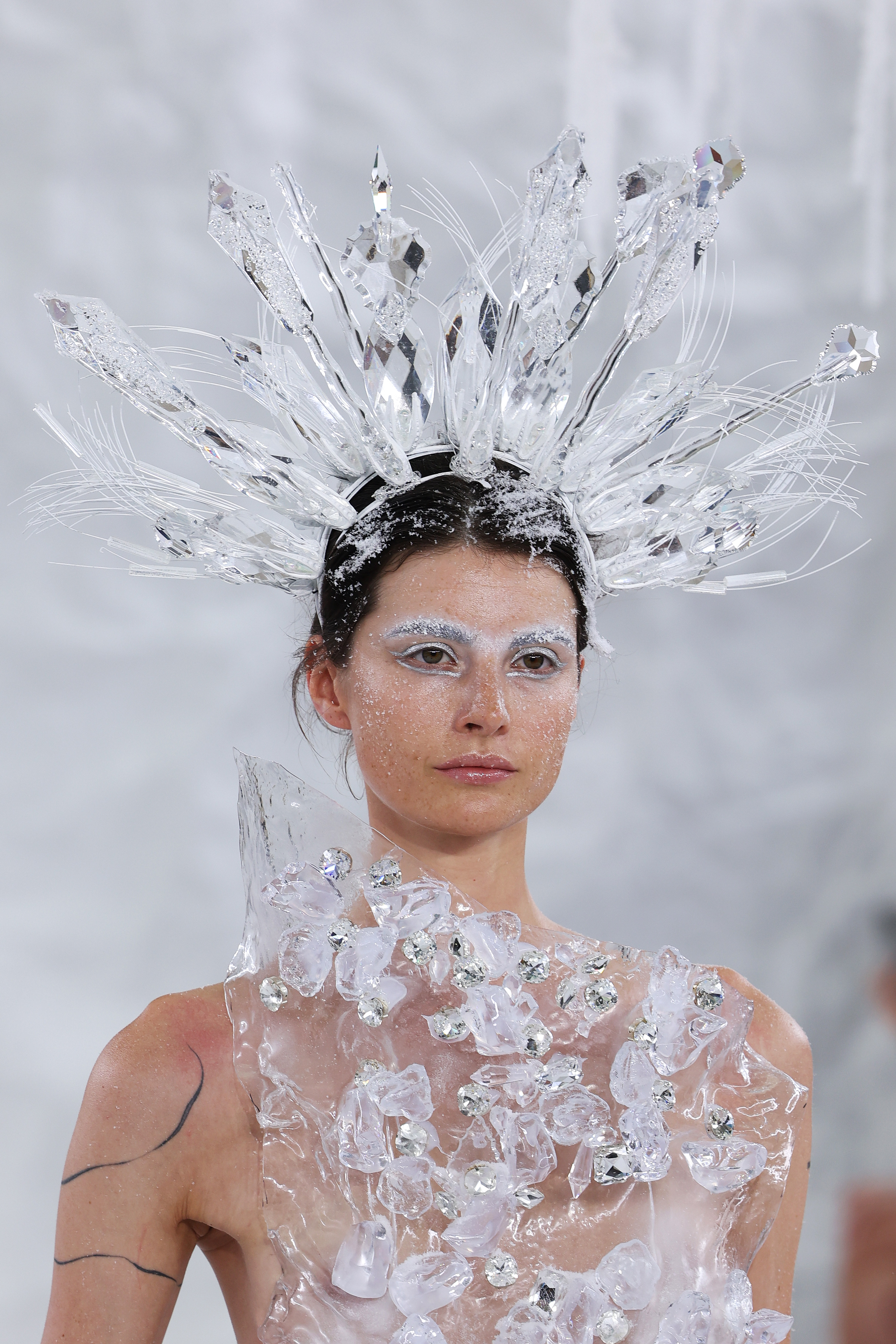 Celia Kritharioti Couture FW26: To “frozen” makeup που μας καθήλωσε 4