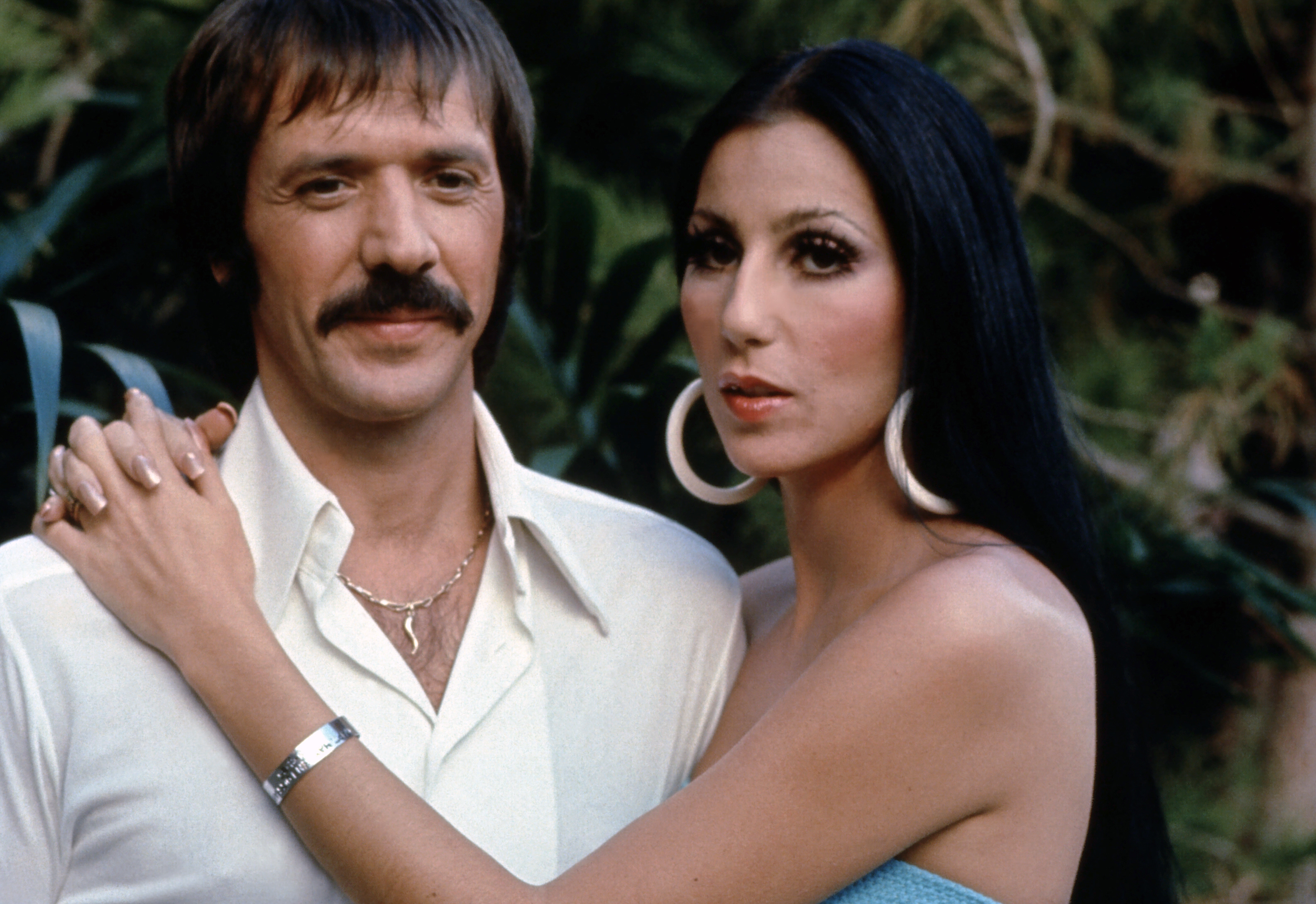Sonny & Cher: Το ντουέτο που εκθρόνισε τους Beatles κι άλλαξε την τηλεόραση για πάντα, έκρυβε μια πιο σκοτεινή ιστορία 1