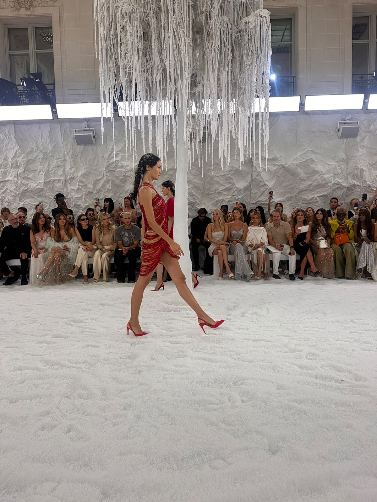Celia Kritharioti Haute Couture FW26/27: Η «Frozen Eden» μετέτρεψε το Παρίσι σε έναν παγωμένο παράδεισο υψηλής ραπτικής 3